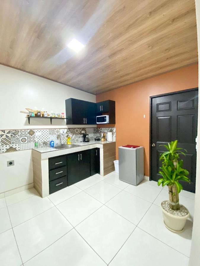 Pura Vida Apartment. 5 Min From Airport Alajuela Exteriör bild
